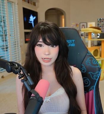 Full leaked Emiru  page private onlyfans photo