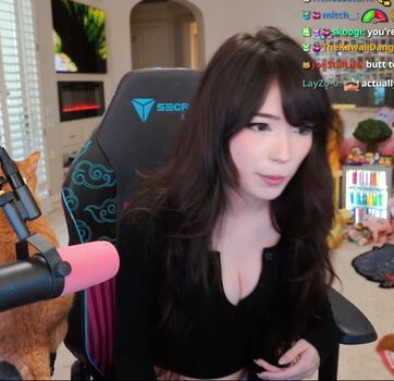 Full leaked Emiru  page private onlyfans photo