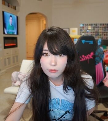 Full leaked Emiru page private onlyfans photo