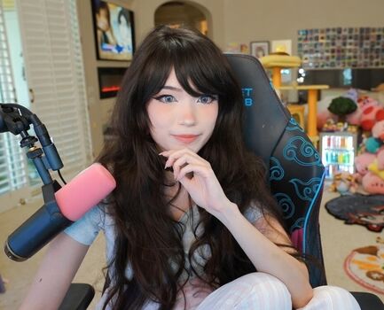 Full leaked Emiru page private onlyfans photo