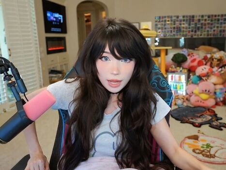 Full leaked Emiru page private onlyfans photo