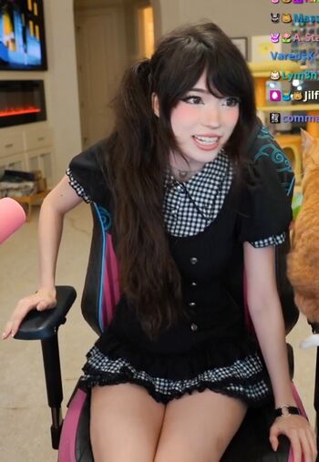 Full leaked Emiru page private onlyfans photo