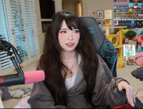 Full leaked Emiru  page private onlyfans photo