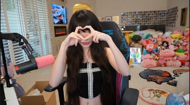 Full leaked Emiru page private onlyfans photo
