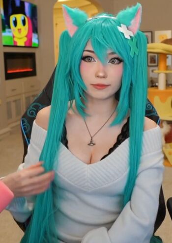 Full leaked Emiru  page private onlyfans photo