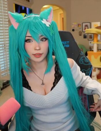 Full leaked Emiru  page private onlyfans photo