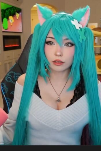 Full leaked Emiru private onlyfans photo