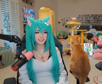 Full leaked Emiru private onlyfans photo