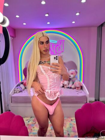 Full leaked Emivelaaa private onlyfans photo