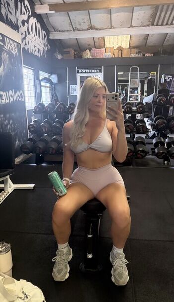 Full leaked Emleyfitness private onlyfans photo