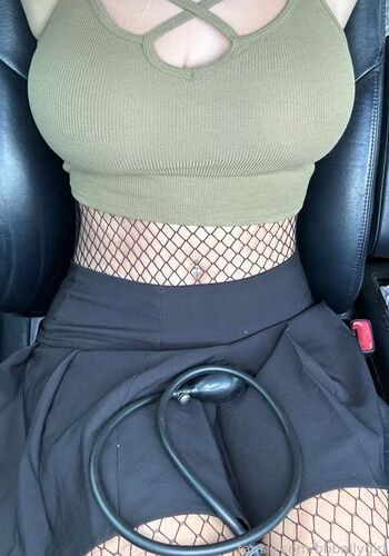 Full leaked Emmabelly private onlyfans photo