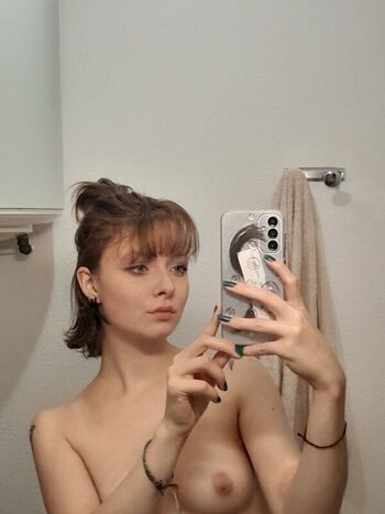 Full leaked Emmacalypsoo private onlyfans photo