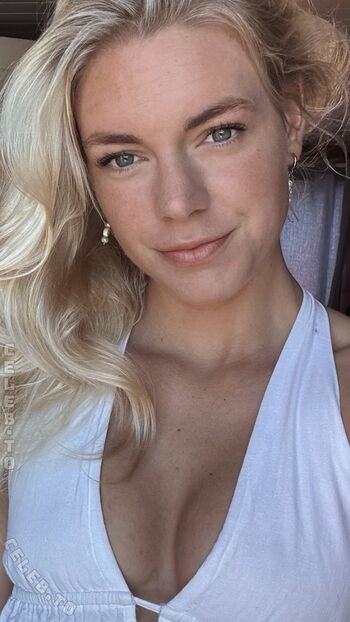 Full leaked Emmi schmidt page private onlyfans photo