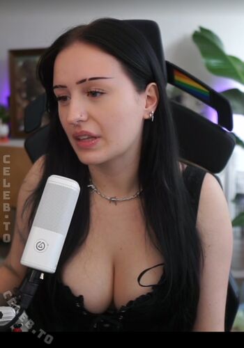 Full leaked Schizo kitty/ private onlyfans photo