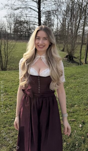 Full leaked Empresslaurasophie private onlyfans photo