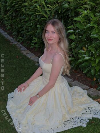 Full leaked Empresslaurasophie private onlyfans photo