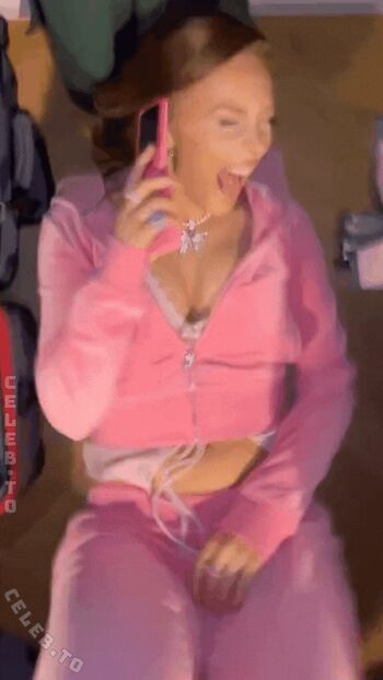 Full leaked Lara london/ private onlyfans photo