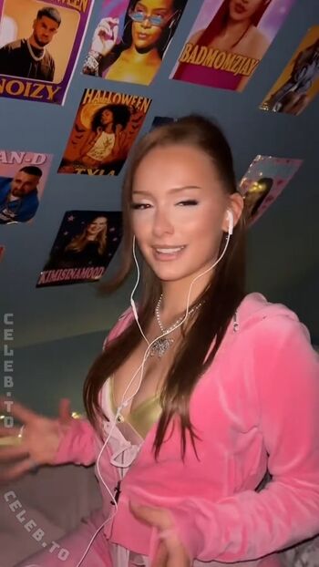 Full leaked Monimalibu/ private onlyfans photo