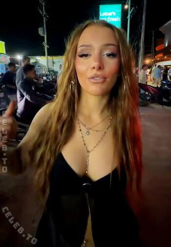 Full leaked Savannahschwarz/ private onlyfans photo