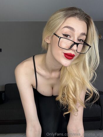 eva_amelia_vip19