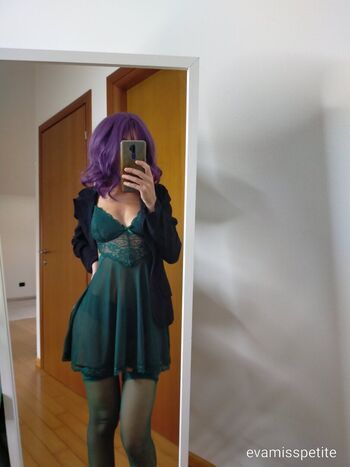 Full leaked Evamisspetite private onlyfans photo