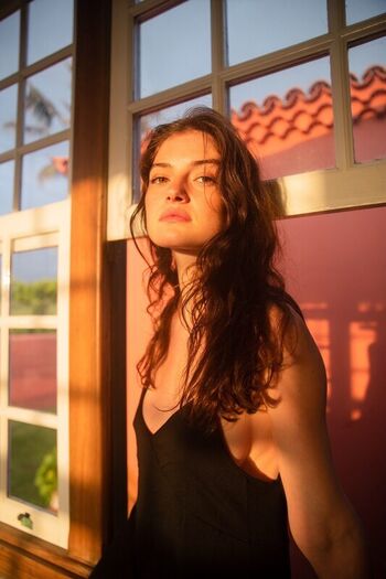 Eve Dumon