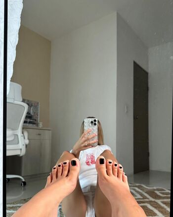 Full leaked Evelyn feett private onlyfans photo