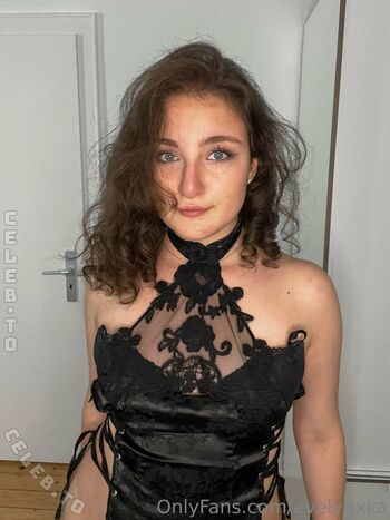 Full leaked Evelynxka page private onlyfans photo
