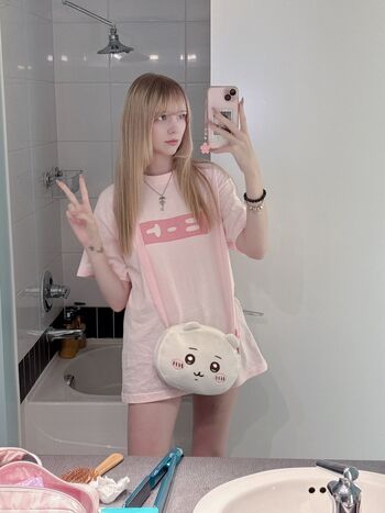 Full leaked Evieleafie private onlyfans photo