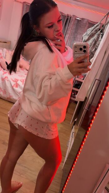 Full leaked Evieschlgirl private onlyfans photo