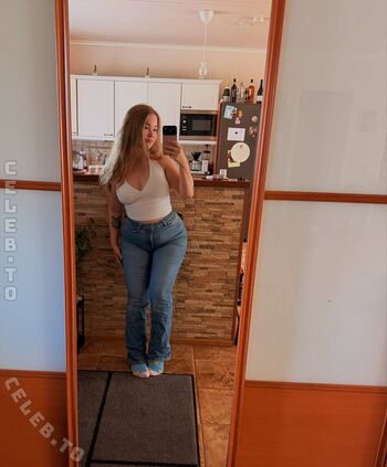 Full leaked Evviepp private onlyfans photo