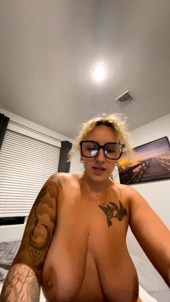 Full leaked Extrasav private onlyfans photo