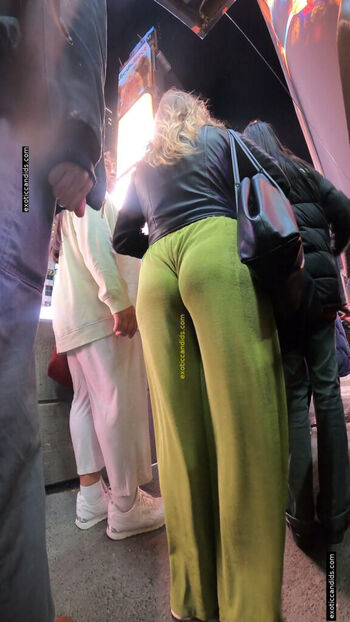 Extreme Jiggly Candids