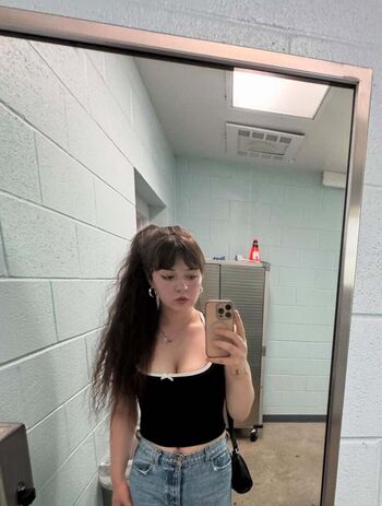 Full leaked Aninnyan/ private onlyfans photo