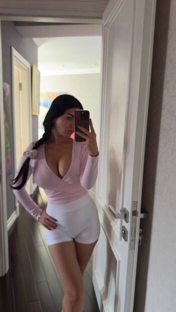 Full leaked Fainazuckerman private onlyfans photo
