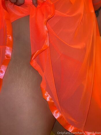 fairly_smoll_feet-k