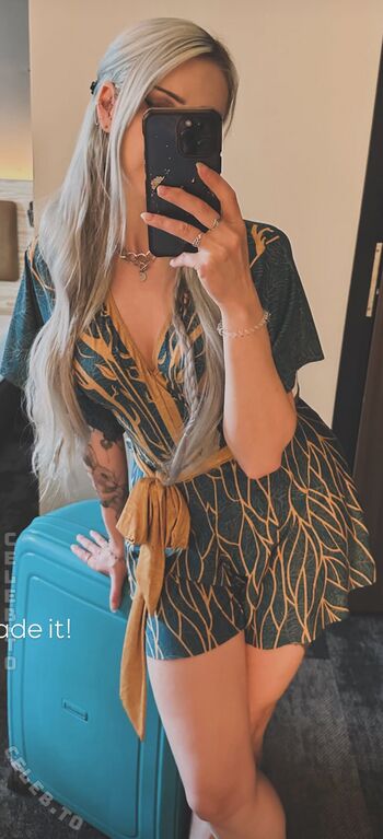Full leaked Farbenfuchs private onlyfans photo