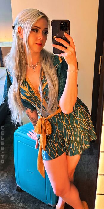 Full leaked Farbenfuchs private onlyfans photo
