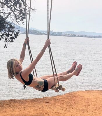 Full leaked Fearne cotton private onlyfans photo