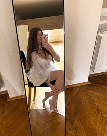 feetbycheeky