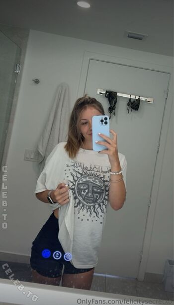 Full leaked Felicity smoak private onlyfans photo