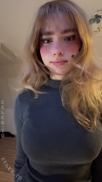 Full leaked Felinenyaa page private onlyfans photo