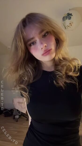 Full leaked Felinenyaa page private onlyfans photo