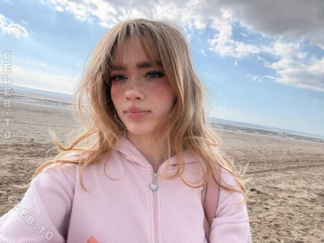 Full leaked Felinenyaa page private onlyfans photo