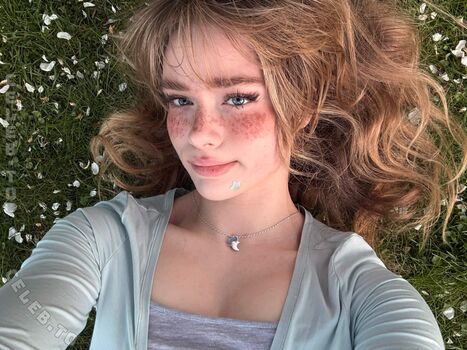Full leaked Felinenyaa private onlyfans photo