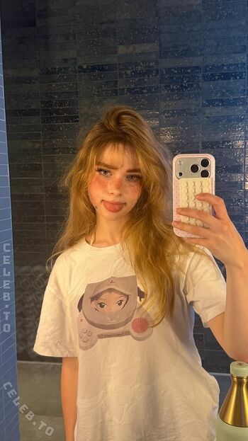 Full leaked Felinenyaa private onlyfans photo