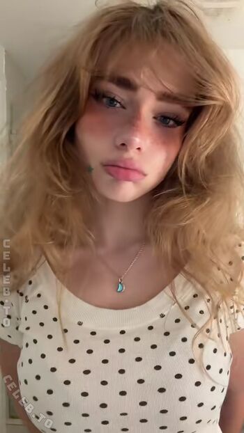 Full leaked Felinenyaa private onlyfans photo