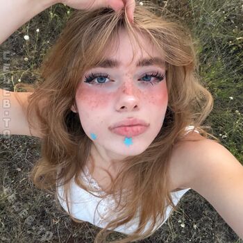 Full leaked Felinenyaa private onlyfans photo
