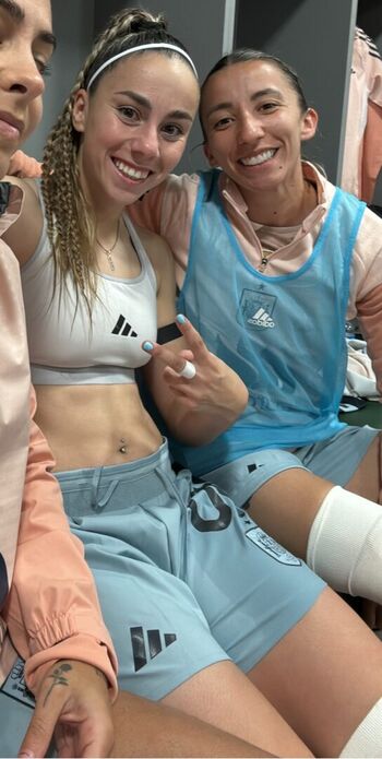 Full leaked Female football page private onlyfans photo