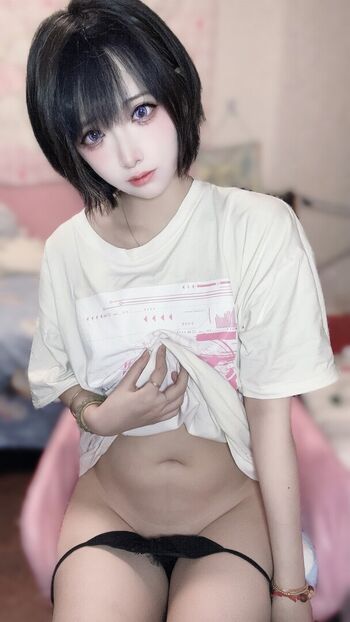 Full leaked Fengmaoss page private onlyfans photo